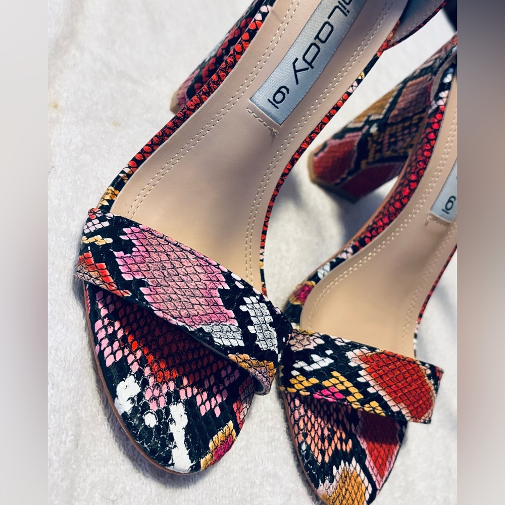 Brand New Stunning Heels By UNILADY -  Size 6 - Heel Height 4.5 Inches -box 28